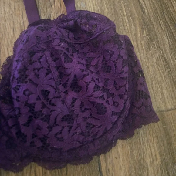 Victorias Secret Lace Bras - Picture 6 of 12